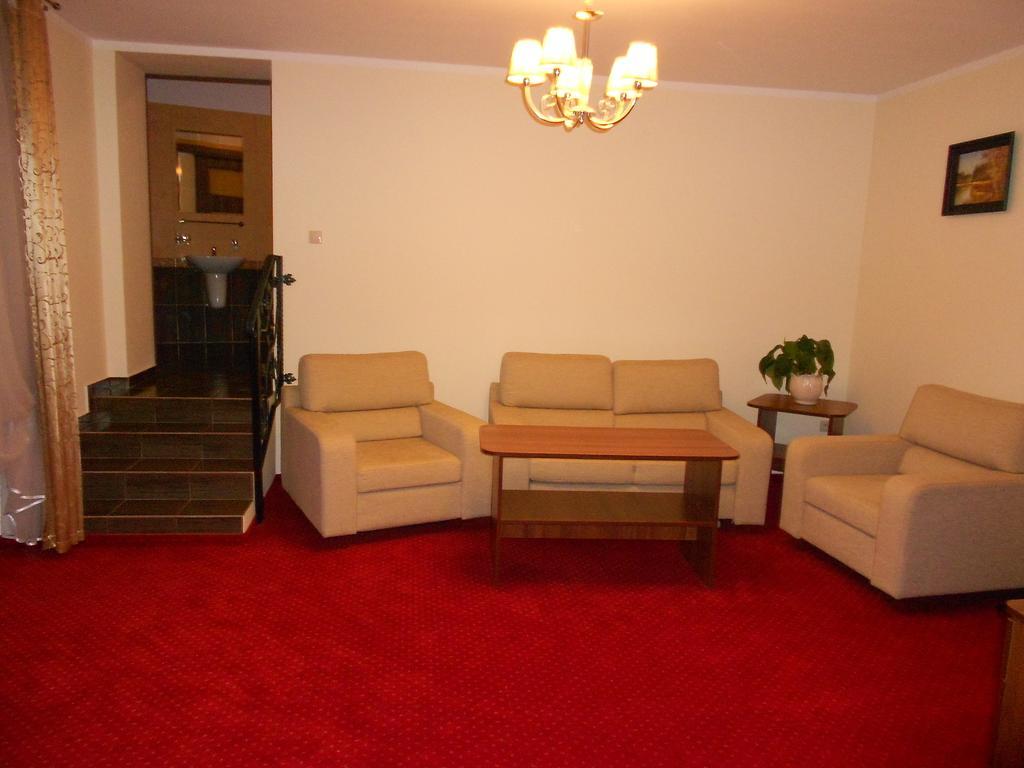 Pokoje Goscinne Viktorjan Raszowa Habitación foto